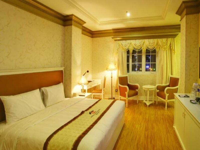 Seventeen Saloon Hotel Danang Exterior photo