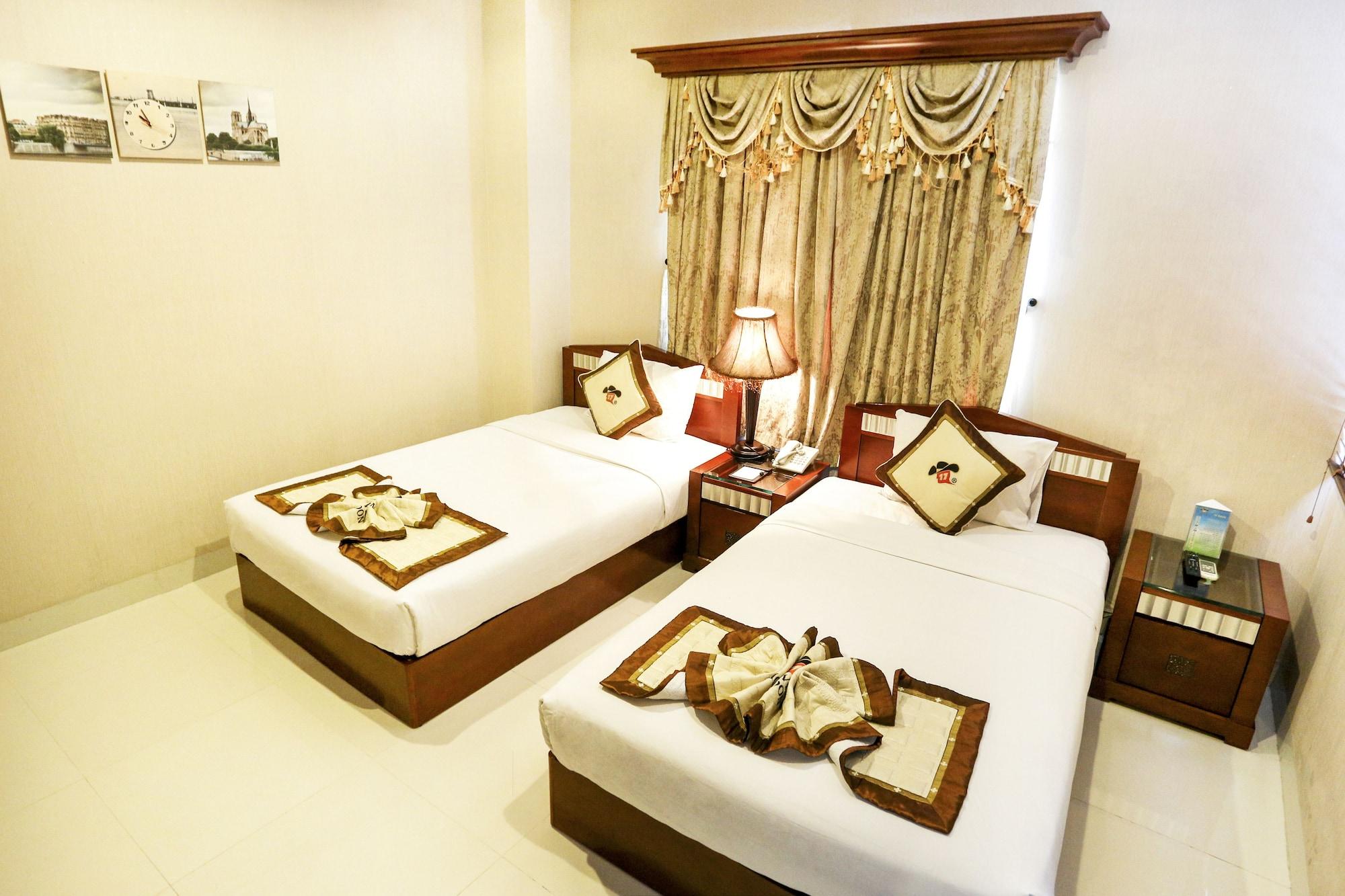 Seventeen Saloon Hotel Danang Exterior photo