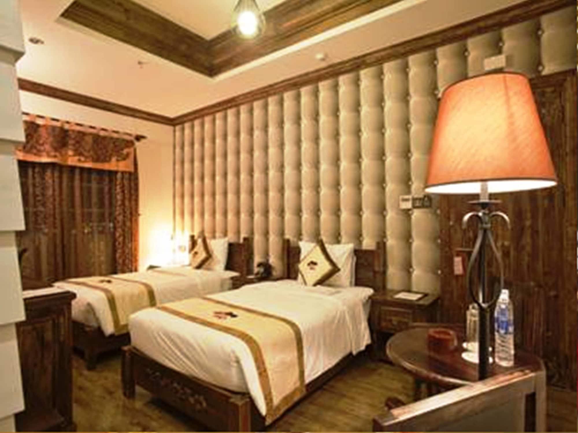 Seventeen Saloon Hotel Danang Exterior photo