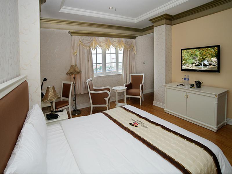 Seventeen Saloon Hotel Danang Exterior photo