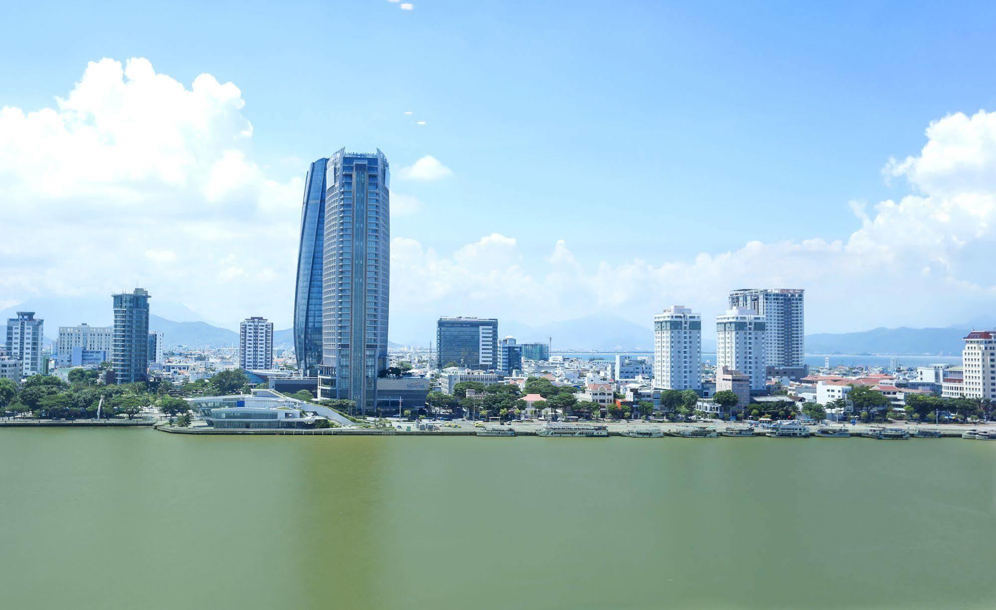 Seventeen Saloon Hotel Danang Exterior photo